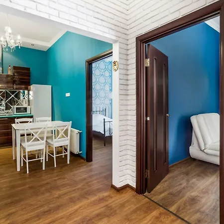 Apartment Stylish With A Balcony Overlooking The Park