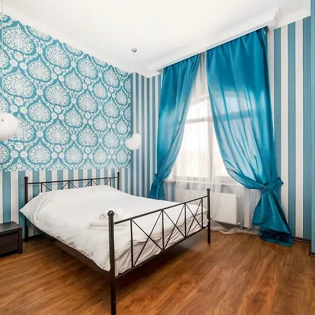 Stylish With A Balcony Overlooking The Park Apartment *